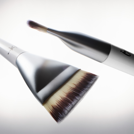 Heavenly Luxe Undectectable Complexion Spatula Brush