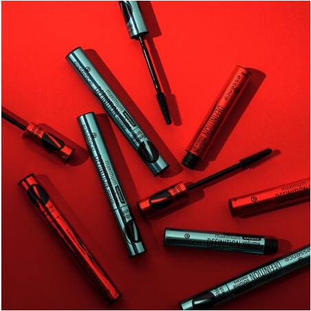 Maximum Definition Waterproof Volume Mascara