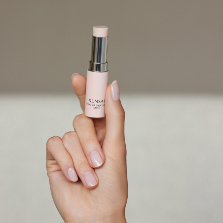 Sensai Total Lip Treatment Stick | Perfumería Júlia