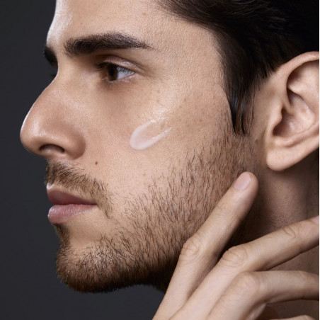 Men Total Revitalizer Light Fluid 70 ml