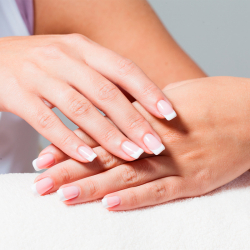 PIES BELLEZA EXPRES FRANCESA SEMIPERMANENTE