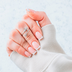 PIES BELLEZA RELAX SEMIPERMANENTE FRANCESA