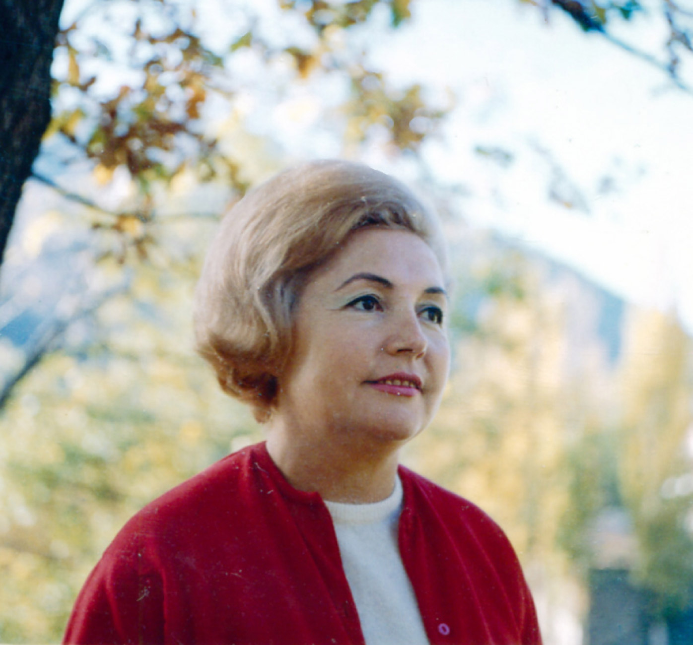 nuestra fundadora Júlia Bonet nuestra fundadora Júlia Bonet